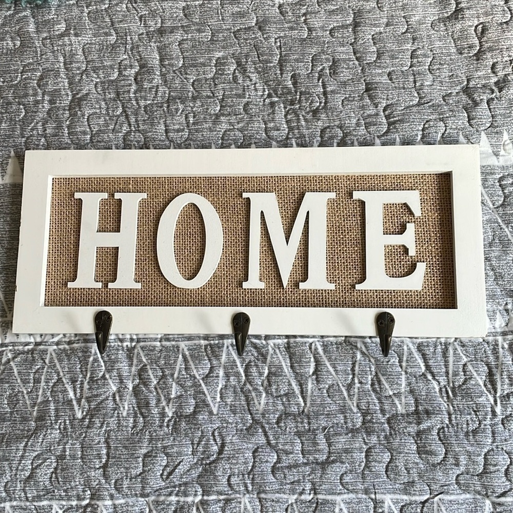 Home White Wood Key Wall Hanger